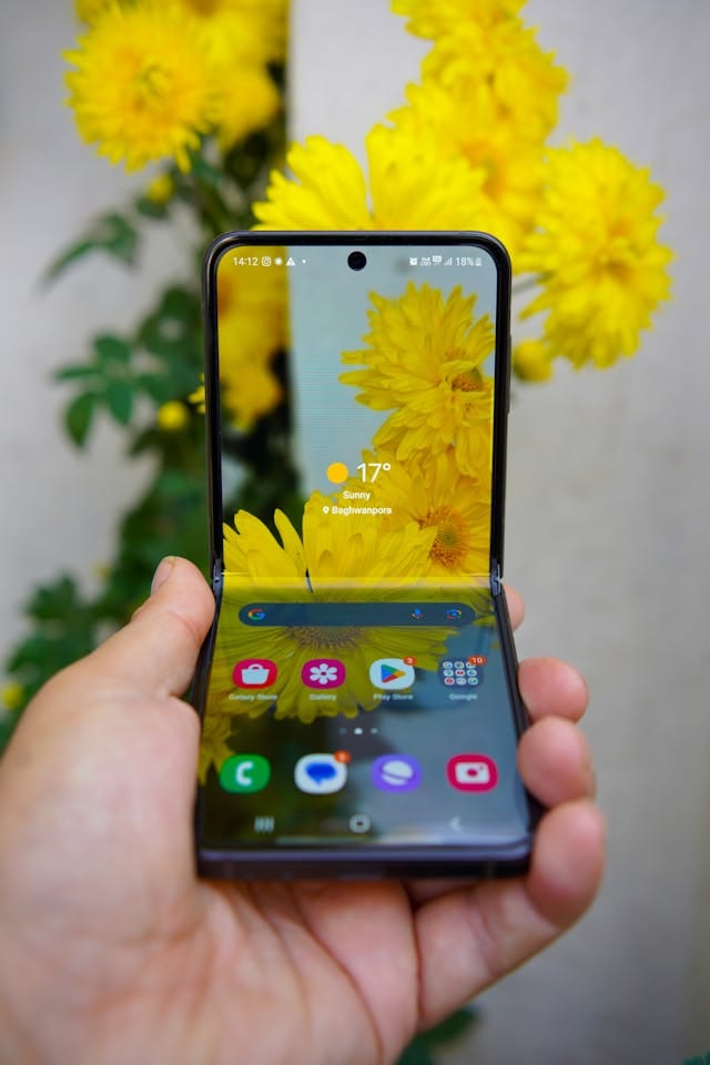 pexels-imadclicks-19022731 Tendências em Smartphones: O Que Muda nos Celulares em 2026?