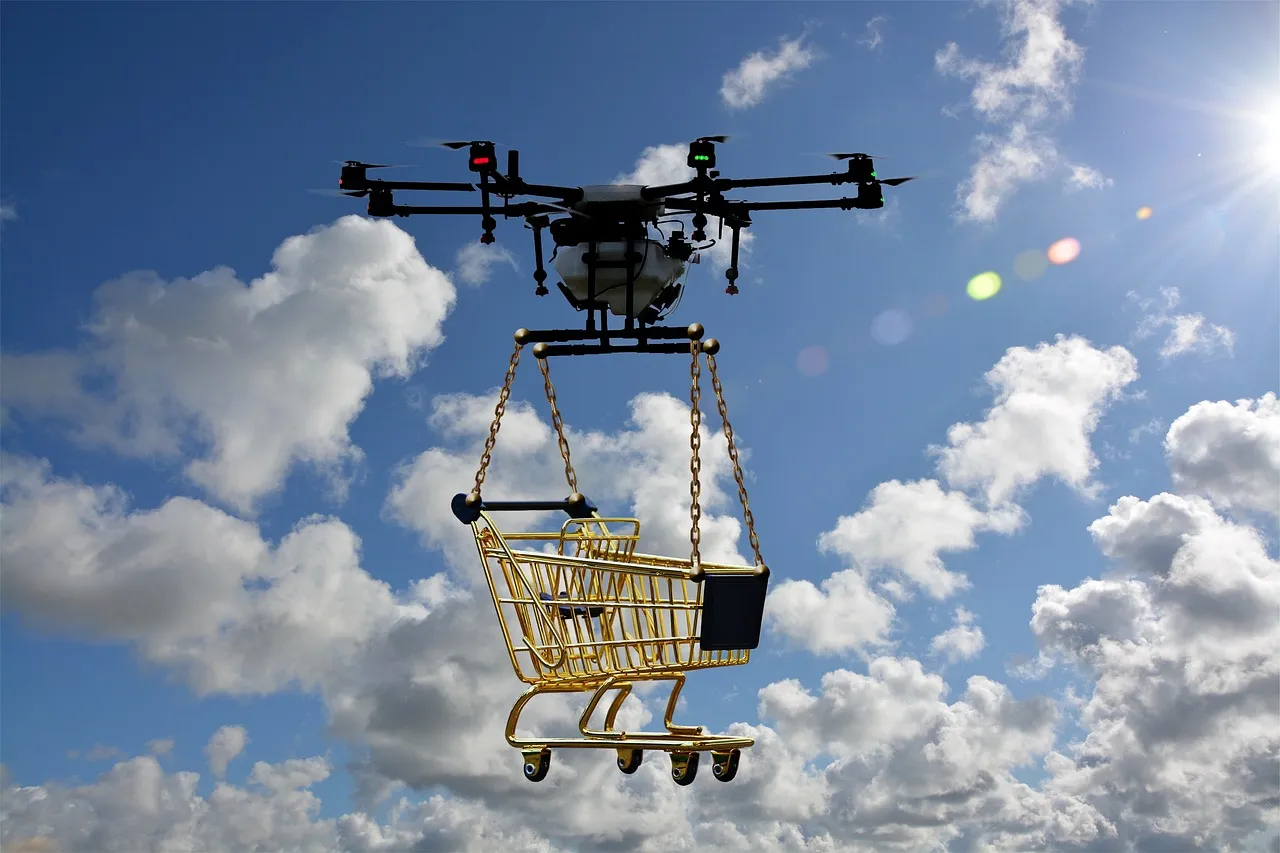 Drone voando com carrinho de mercado, ilustrando entregas com drones.