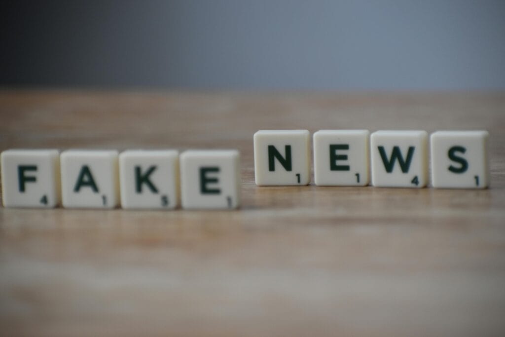 pexels-joshuamiranda-3989901-1024x683 Deepfakes Políticos: Como a IA Está Transformando as Eleições em 2026